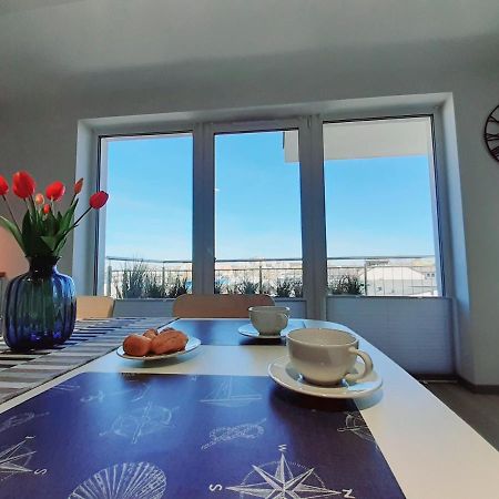 شقة Apartament Kapitanski Mostek 17A Z Widokiem Na Port I Latarnie Morska Oraz Garazem كولوبرزيغ المظهر الخارجي الصورة