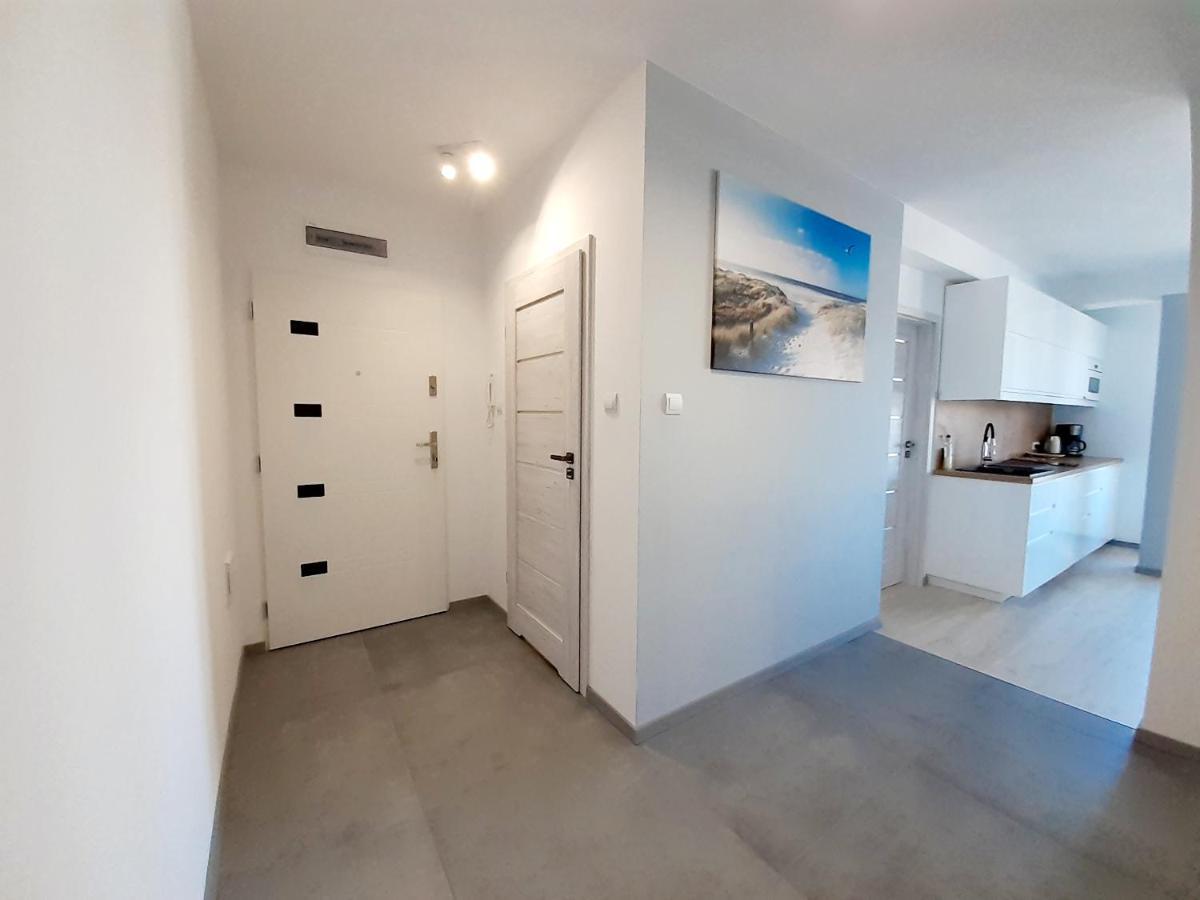 شقة Apartament Kapitanski Mostek 17A Z Widokiem Na Port I Latarnie Morska Oraz Garazem كولوبرزيغ المظهر الخارجي الصورة