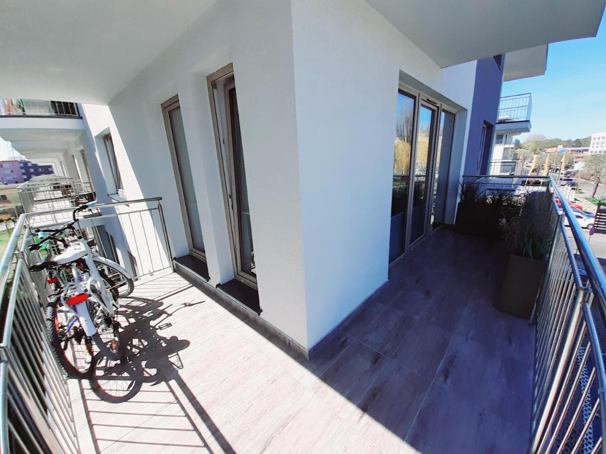 شقة Apartament Kapitanski Mostek 17A Z Widokiem Na Port I Latarnie Morska Oraz Garazem كولوبرزيغ المظهر الخارجي الصورة